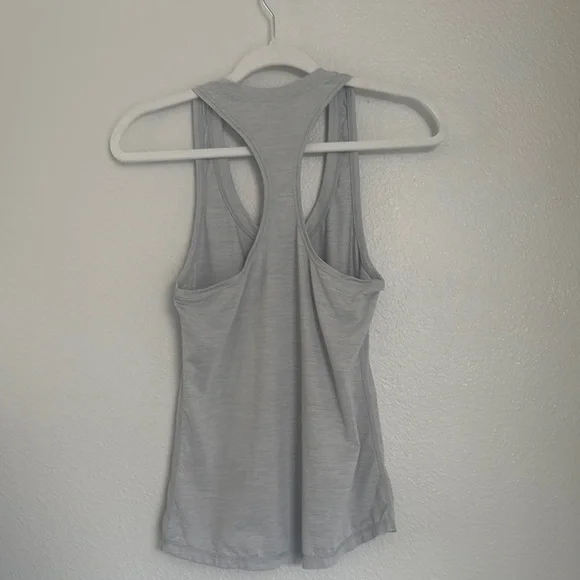 Vuori Lux Tank Top - Picture 4 of 6